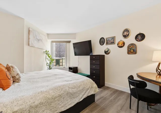 Photo 2 of House for sale at 150 W 56Th St #2810, New York City, NY 10019 | MLS# RLS20110881 | Listing updated on 2026-10-07