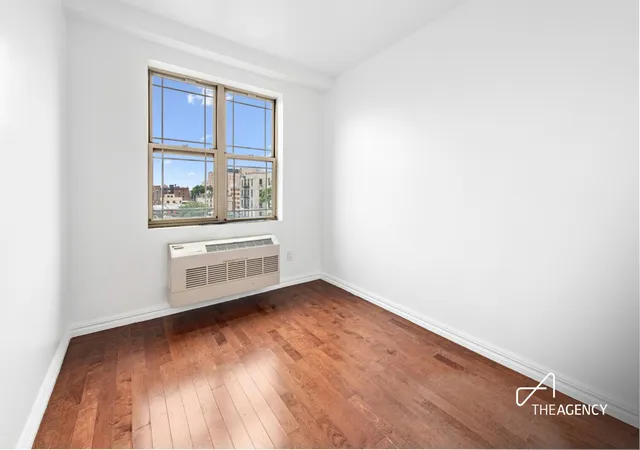 Listing Photo 4 - Condo for sale in building located at 40-40 75Th St, New York, NY 11373 - Unit #6E