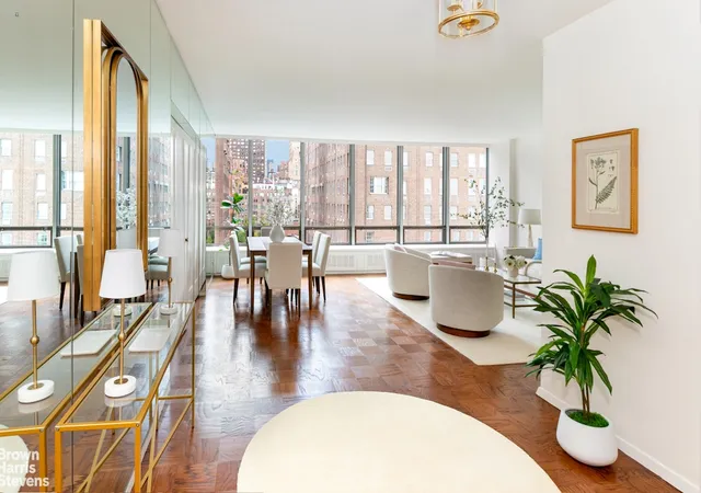 Listing Photo 1 - Condo for sale in building located at 870 United Nations Plz, New York City, NY 10017 - Unit #10C