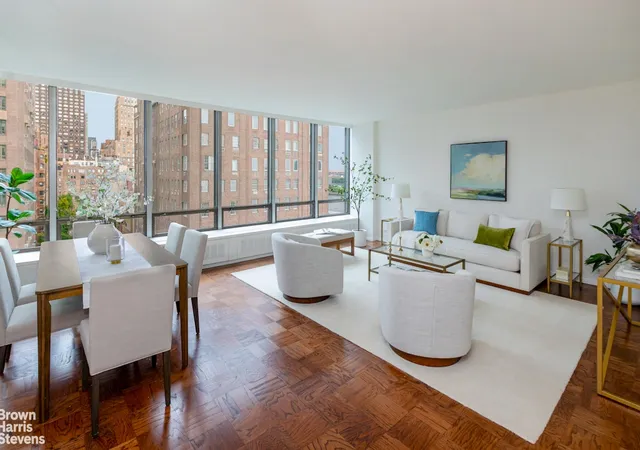 Listing Photo 3 - Condo for sale in building located at 870 United Nations Plz, New York City, NY 10017 - Unit #10C