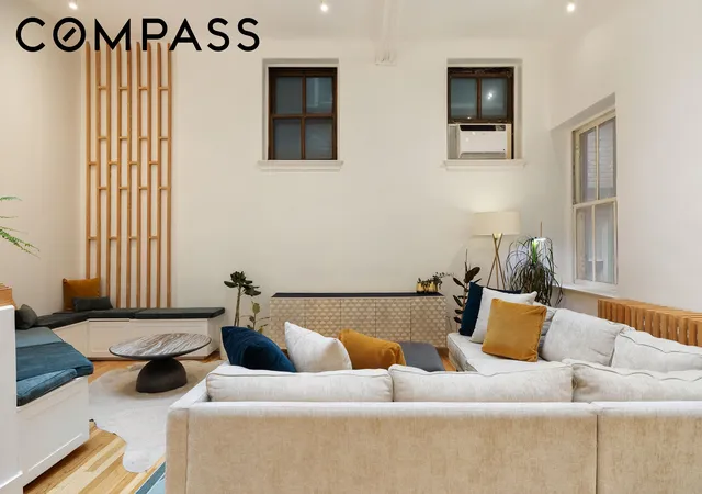 Listing Photo 3 - Condo for sale in building located at 258 Broadway, New York City, NY 10007 - Unit #3G