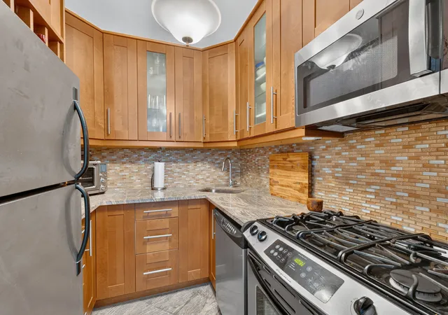 Photo 4 of House for sale at 305 E 24Th St #14K, New York City, NY 10010 | MLS# RLS20110762 | Listing updated on 2026-08-30