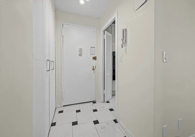 Photo 1 of House for sale at 555 Kappock St #21D, New York City, NY 10463 | MLS# RLS20111719 | Listing updated on 2026-09-20