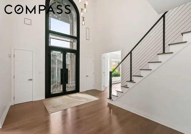 Photo 5 of Single family home for sale at 5 Nicolosi Dr, New York City, NY 10312 | MLS# RLS20111776 | Listing updated on 2026-08-31