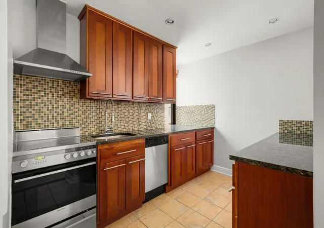 Photo 2 of House for sale at 2 Tudor City Pl #5DS, New York City, NY 10016 | MLS# RLS20111819 | Listing updated on 2026-10-03