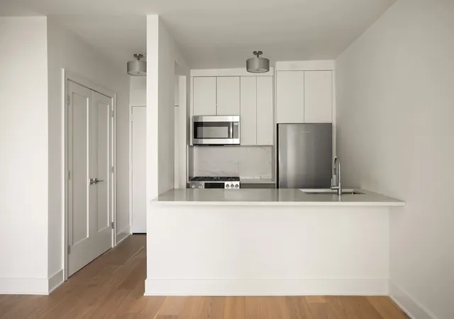 Photo 3 of Condo for sale at 380 Rector Pl #20F, New York City, NY 10280 | MLS# RLS20112495 | Listing updated on 2026-09-14