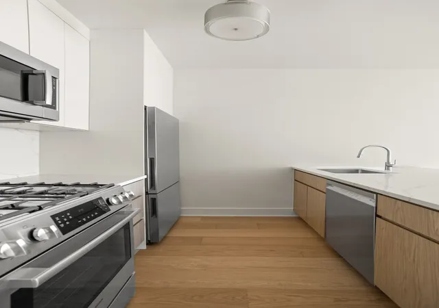 Listing Photo 4 - Condo for sale in building located at 380 Rector Pl, New York, NY 10280 - Unit #20F