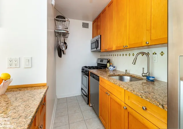 Photo 2 of Sale Pending at 205 W End Ave #2K, New York City, NY 10023 | MLS# RLS20112631 | Listing updated on 2026-09-30