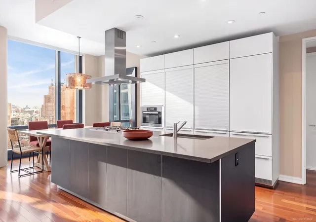 Photo 3 of House for sale at 101 Warren St #1930, New York City, NY 10007 | MLS# RLS20112894 | Listing updated on 2026-09-14
