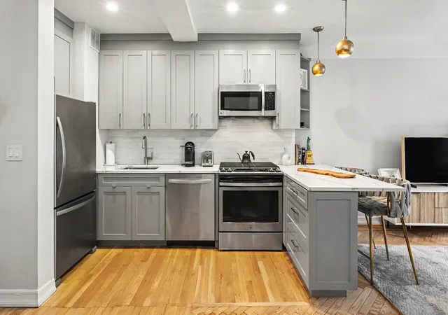 Photo 2 of Sale Pending at 127 W 79th Street #11B, New York City, NY 10024 | MLS# RLS20112921 | Listing updated on 2026-09-22