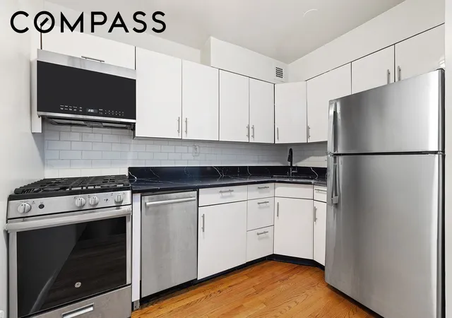 Photo 2 of House for sale at 211 Thompson St #LJ, New York City, NY 10012 | MLS# RLS20113473 | Listing updated on 2026-09-23