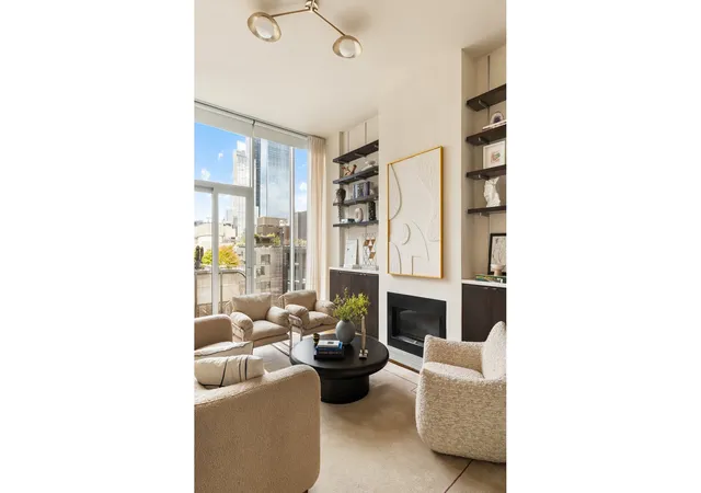 Listing Photo 2 - Condo for sale in building located at 519 W 23Rd St, New York City, NY 10011 - Unit #PHB