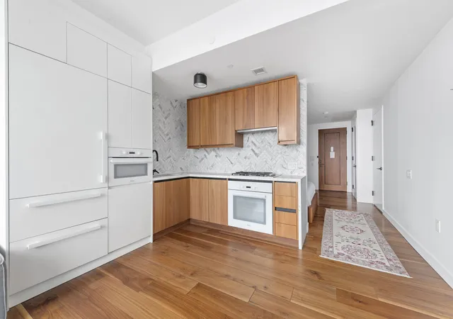 Photo 3 of House for sale at 21 India St #32F, New York City, NY 11222 | MLS# RLS20113615 | Listing updated on 2026-09-09