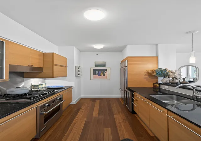 Photo 4 of House for sale at 10 W End Ave #6F, New York City, NY 10023 | MLS# RLS20113729 | Listing updated on 2026-10-04