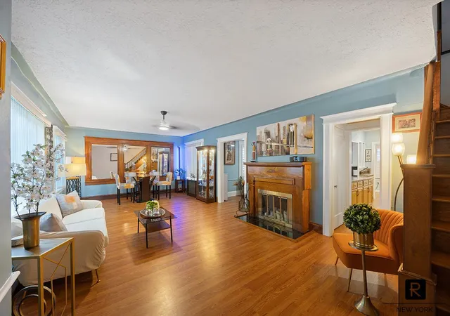 Photo 3 of Single family home for sale at 111-20 199th Street, New York City, NY 11412 | MLS# RLS20114142 | Listing updated on 2026-10-07