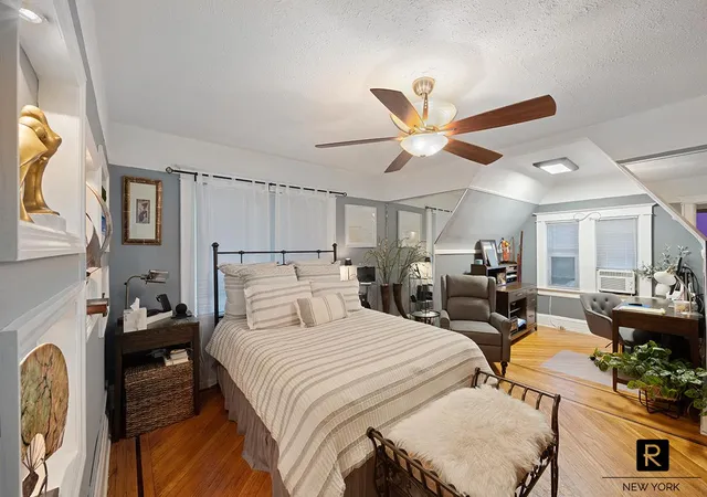 Photo 4 of Single family home for sale at 111-20 199th Street, New York City, NY 11412 | MLS# RLS20114142 | Listing updated on 2026-10-07