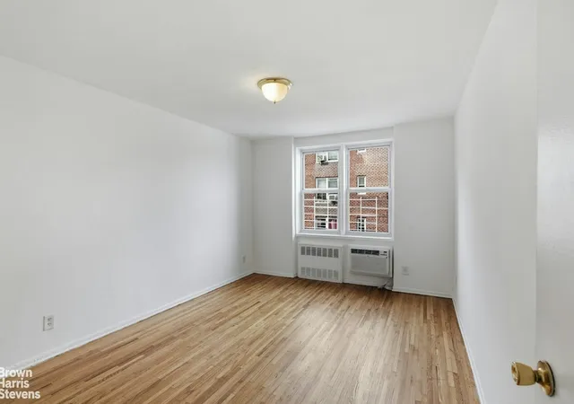 Photo 4 of House for sale at 400 E 17th Street #600, New York City, NY 11226 | MLS# RLS20114159 | Listing updated on 2026-10-04
