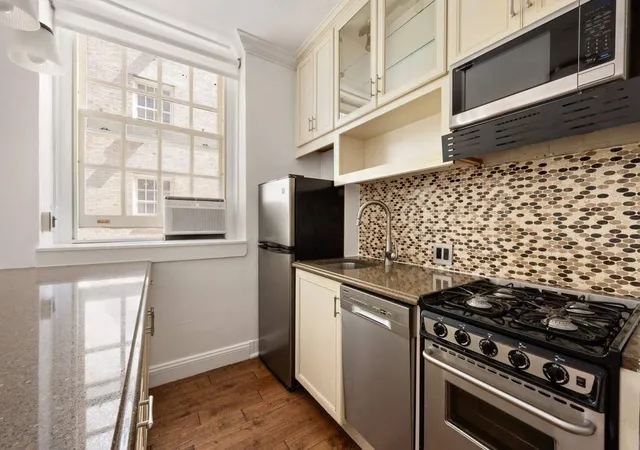 Photo 3 of Sale Pending at 517 E 77th Street #2G, New York City, NY 10075 | MLS# RLS20114303 | Listing updated on 2026-10-05