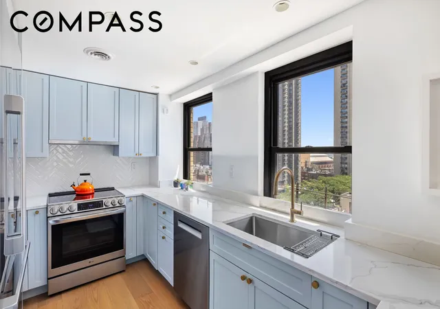 Listing Photo 4 - Condo for sale in building located at 399 E 72Nd St, New York City, NY 10021 - Unit #12AB
