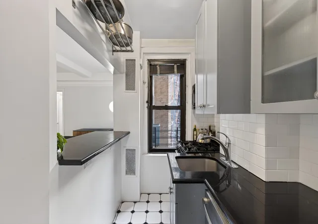 Listing Photo 4 - Condo for sale in building located at 235 W End Ave, New York City, NY 10023 - Unit #5C