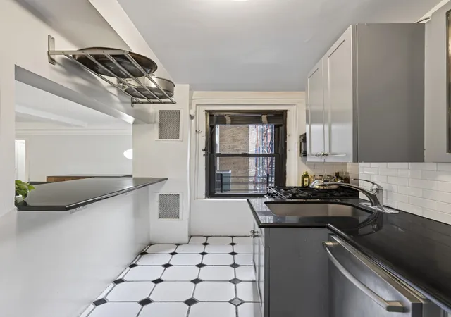 Listing Photo 5 - Condo for sale in building located at 235 W End Ave, New York City, NY 10023 - Unit #5C