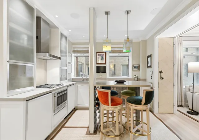 Photo 2 of Condo for sale at 930 5th Avenue #3J, New York City, NY 10021 | MLS# RLS20114766 | Listing updated on 2026-09-19