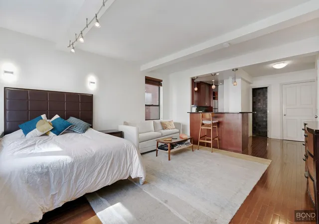 Photo 2 of Condo for sale at 30 E 37th Street #6H, New York City, NY 10016 | MLS# RLS20114811 | Listing updated on 2026-10-04