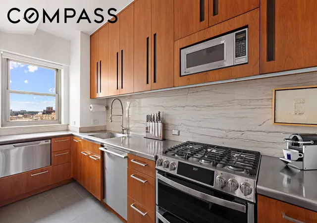 Photo 4 of House for sale at 2 5th Avenue #18M, New York City, NY 10011 | MLS# RLS20115011 | Listing updated on 2026-09-24