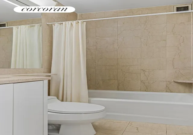 Photo 3 of Condo for sale at 200 E 69th Street #4R, New York City, NY 10021 | MLS# RLS20115015 | Listing updated on 2026-09-22