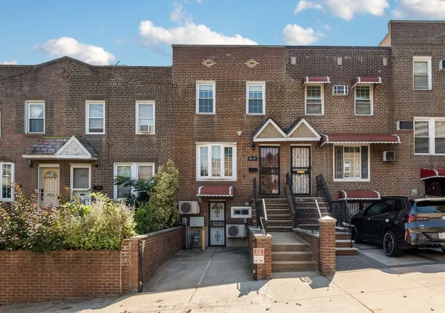 Photo 1 of Single family home for sale at 20 17 26th Street, New York City, NY 11105 | MLS# RLS20115074 | Listing updated on 2026-10-04