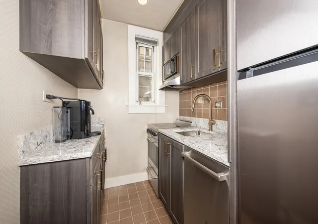 Photo 2 of Condo for sale at 575 Park Ave #109, New York City, NY 10065 | MLS# RLS20115286 | Listing updated on 2026-09-30