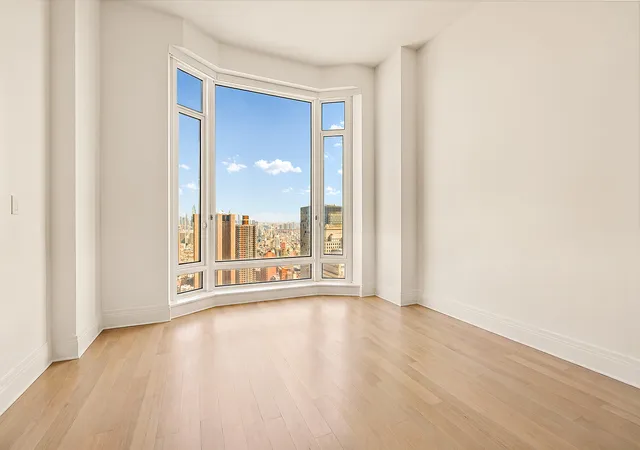 Photo 2 of Condo for sale at 30 Park Pl #55A, New York City, NY 10007 | MLS# RLS20115525 | Listing updated on 2026-09-24