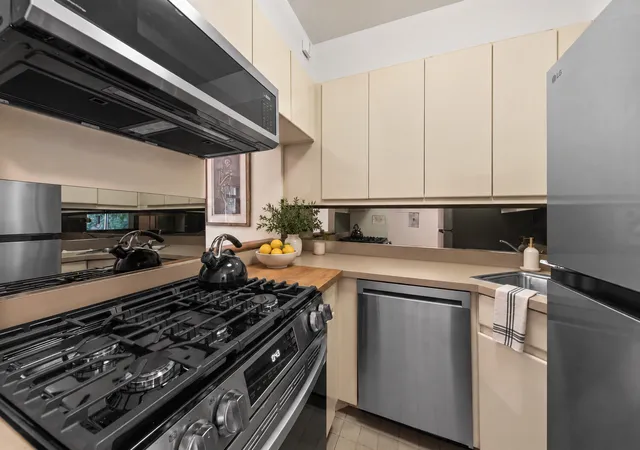 Photo 3 of Condo for sale at 124 E 79th Street #3D, New York City, NY 10075 | MLS# RLS20115575 | Listing updated on 2026-09-17