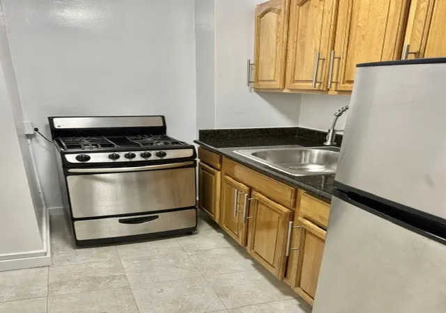 Photo 3 of Condo for sale at 135 Ocean Pkwy #2G, New York City, NY 11218 | MLS# RLS20115610 | Listing updated on 2026-10-06