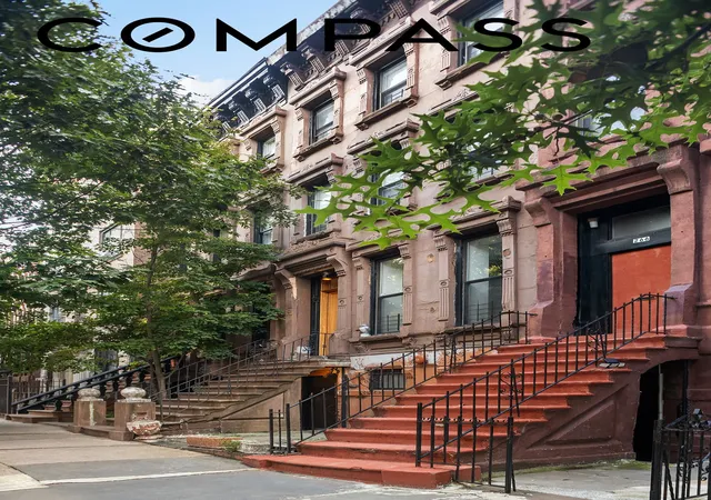 Townhouse for sale at 266 St James Pl, New York City, NY 11238 | MLS# RLS20115820
