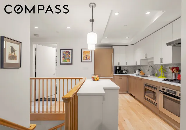 Photo 3 of Townhouse for sale at 560 Carroll St #1D, New York City, NY 11215 | MLS# RLS20116083 | Listing updated on 2026-09-23