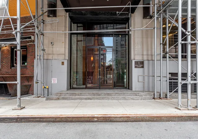 Listing Photo 2 - Condo for sale in building located at 1 Wall St Ct, New York City, NY 10005 - Unit #605