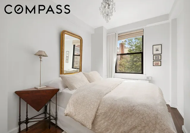 Photo 4 of Sale Pending at 201 E 21st Street #7J, New York City, NY 10010 | MLS# RLS20110118 | Listing updated on 2026-09-21