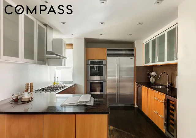 Listing Photo 5 - Condo for sale in building located at 170 E 77Th St, New York City, NY 10075 - Unit #6A