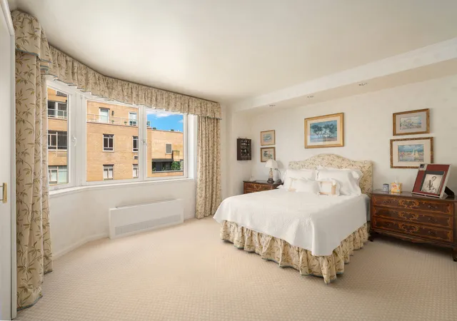 Photo 4 of House for sale at 860 5th Avenue #15D, New York City, NY 10065 | MLS# RLS20116607 | Listing updated on 2026-09-30