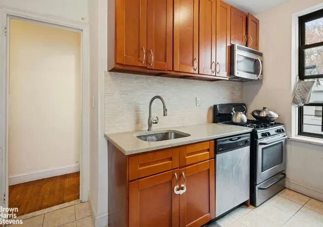 Photo 3 of House for sale at 98-120 Queens Blvd #3G, New York City, NY 11374 | MLS# RLS20116631 | Listing updated on 2026-09-23
