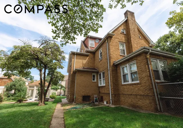 Photo 3 of Townhouse for sale at 142 16 180th Street, New York City, NY 11434 | MLS# RLS20116662 | Listing updated on 2026-10-06