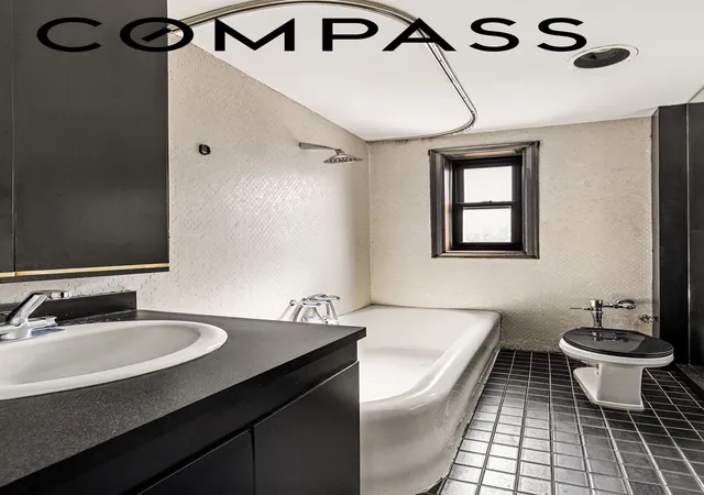 Photo 4 of House for sale at 504 Grand St #E44/E45, New York City, NY 10002 | MLS# RLS20115498 | Listing updated on 2026-09-23