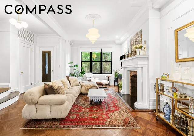 Photo 4 of Single family home for sale at 162 Crown St, New York City, NY 11225 | MLS# RLS20116926 | Listing updated on 2026-10-04