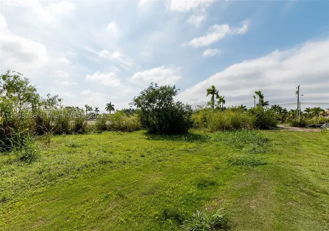 Photo 3 of Sale Pending at 23801 Sw 120 Ave, Homestead, FL 33032 | MLS# A11308236 | Listing updated on 2026-08-29