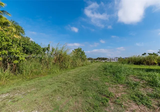 Photo 4 of Sale Pending at 23801 Sw 120 Ave, Homestead, FL 33032 | MLS# A11308236 | Listing updated on 2026-08-29