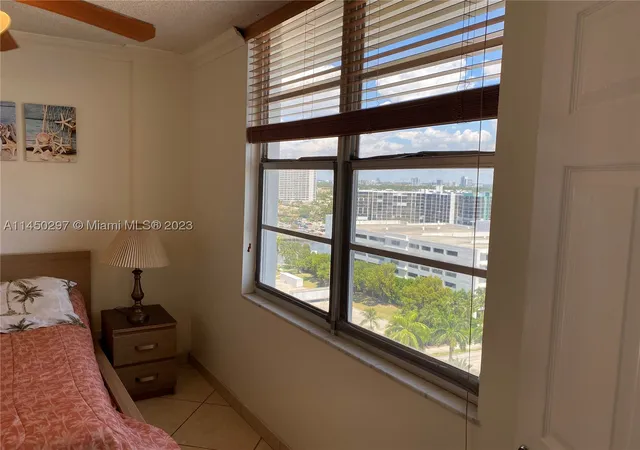 Photo 4 of Condo for sale at 3725 S Ocean Dr #1521, Hollywood, FL 33019 | MLS# A11450297 | Listing updated on 2026-09-24