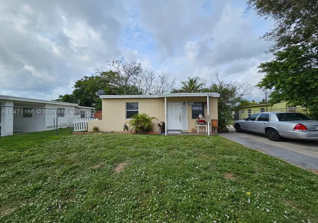 Photo 2 of Single family home for sale at 1817 Nw 25th Ave, Fort Lauderdale, FL 33311 | MLS# A11471166 | Listing updated on 2026-09-02
