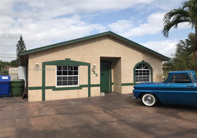 Photo 1 of Single family home for sale at 725 Nw 19th Ter, Fort Lauderdale, FL 33311 | MLS# A11582676 | Listing updated on 2026-09-02