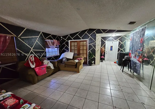 Photo 3 of Single family home for sale at 725 Nw 19Th Ter, Fort Lauderdale, FL 33311 | MLS# A11582676 | Listing updated on 2026-09-02